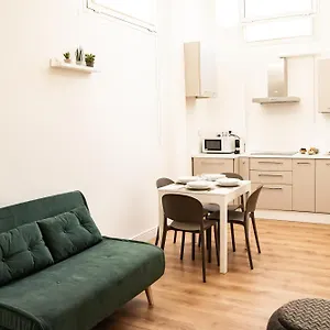 https://domina-apartments-roma-san-pietro-2.it-romehotels.com